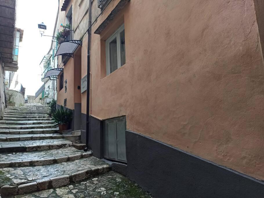 Intero Alloggio - Centro Storico - La Tana Di Aldo- 150 M Da Pepe In Grani Caiazzo Екстериор снимка